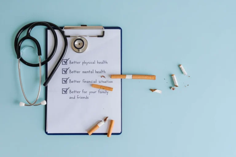 ¿Los usuarios de productos de tabaco están masticando, fumando y obteniendo algún beneficio debido a la nicotina?